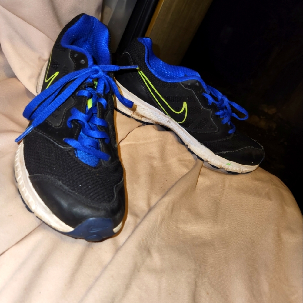 Nike - Picture 2 of 3